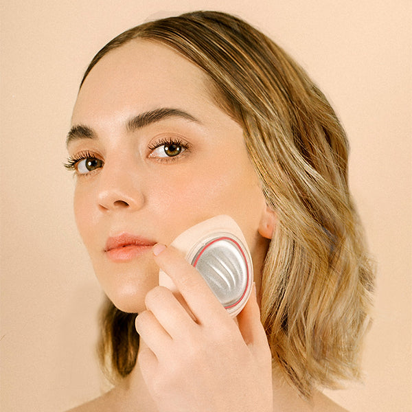 ILLŪMEN LED Light Therapy Skin Perfector Device