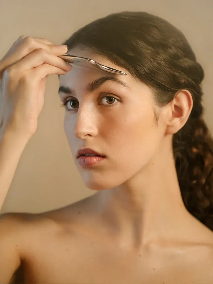 SŌLEIL Microcurrent Face-Lift Gua Sha